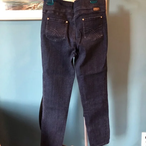 Jeans - Picture 3 of 3